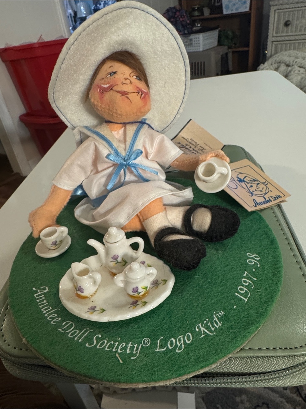 Annalee 1997 7” Tea Time